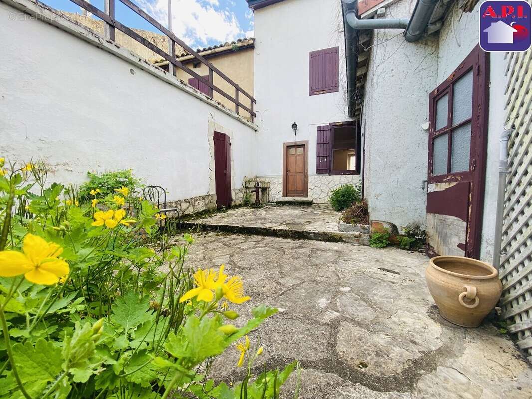 Maison à LE FOSSAT