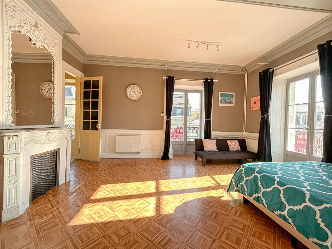 Appartement à AIX-LES-BAINS