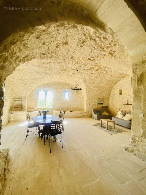 Maison à LA GARDE-ADHEMAR
