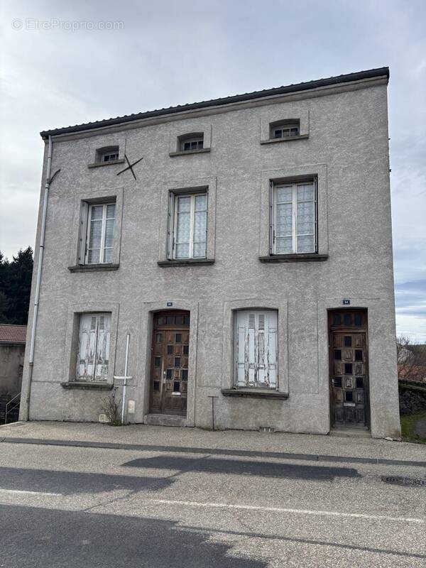 Maison à SAINT-JUST-MALMONT