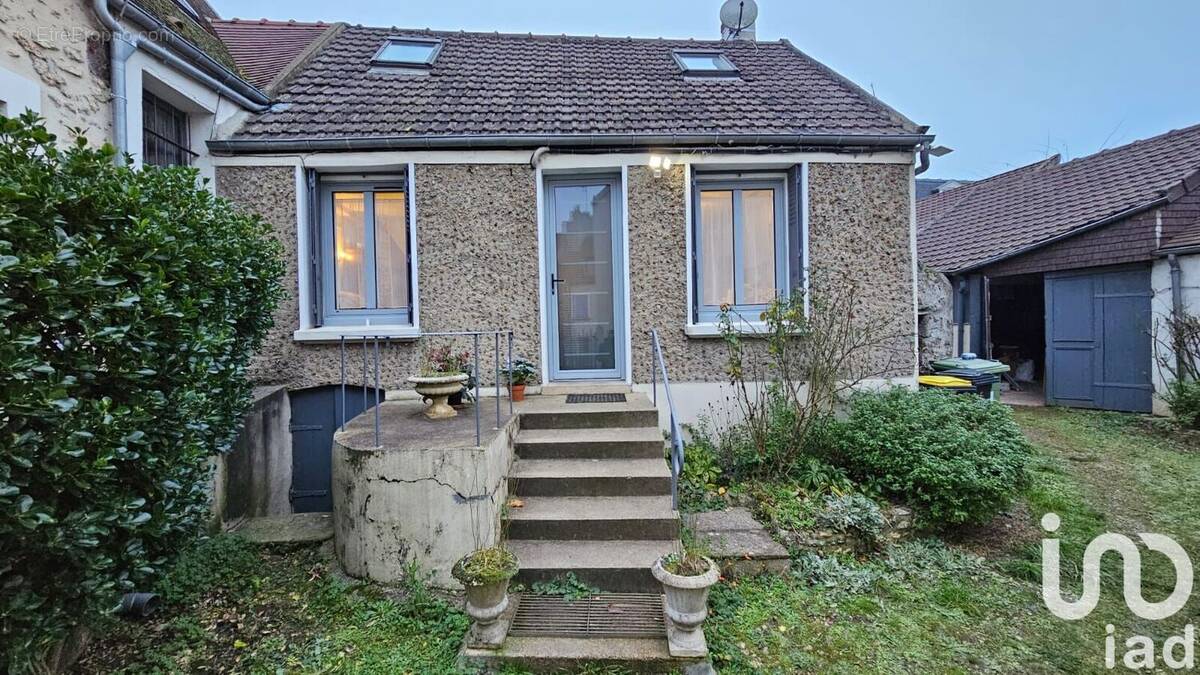 Photo 1 - Maison à SAINT-GERMAIN-LES-ARPAJON