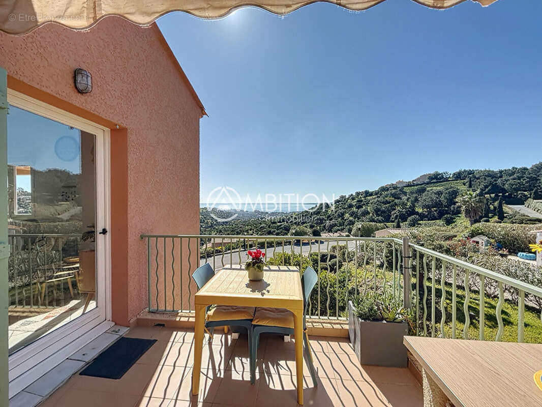 Appartement à ROQUEBRUNE-SUR-ARGENS