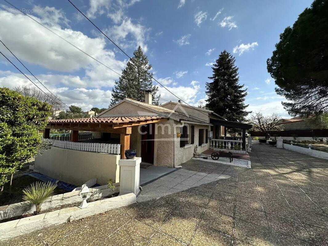 Maison à PIERREVERT