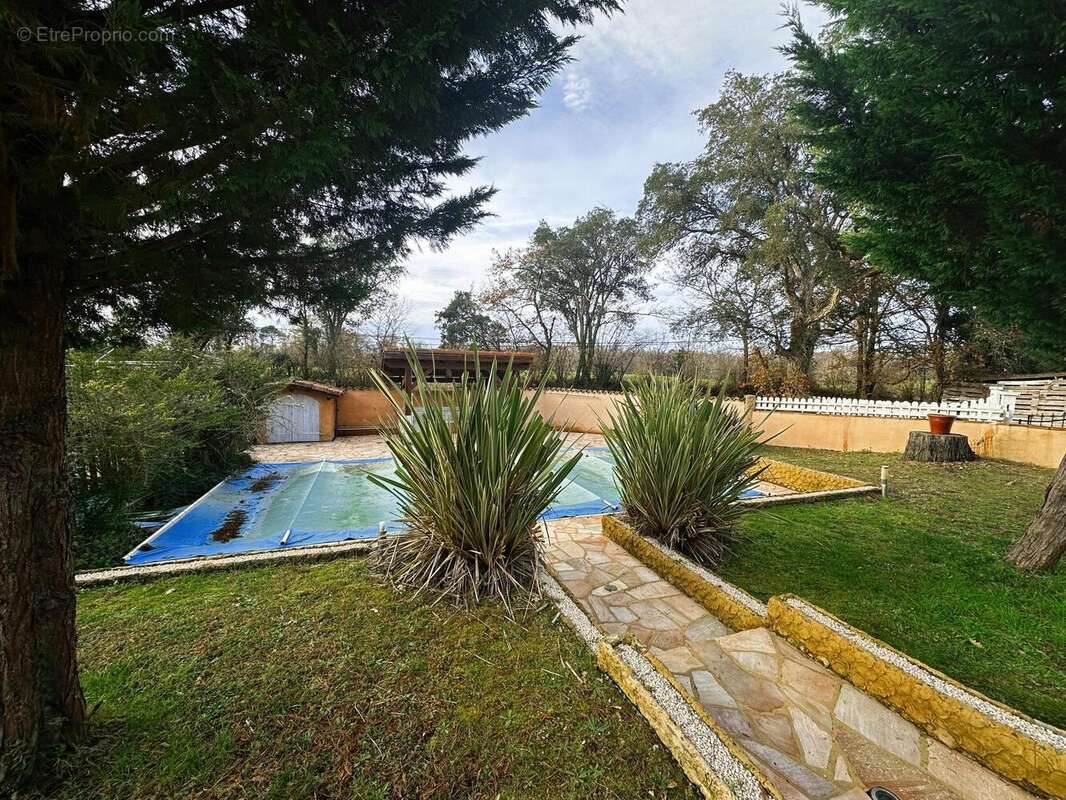 PISCINE - Maison à LAGRANGE