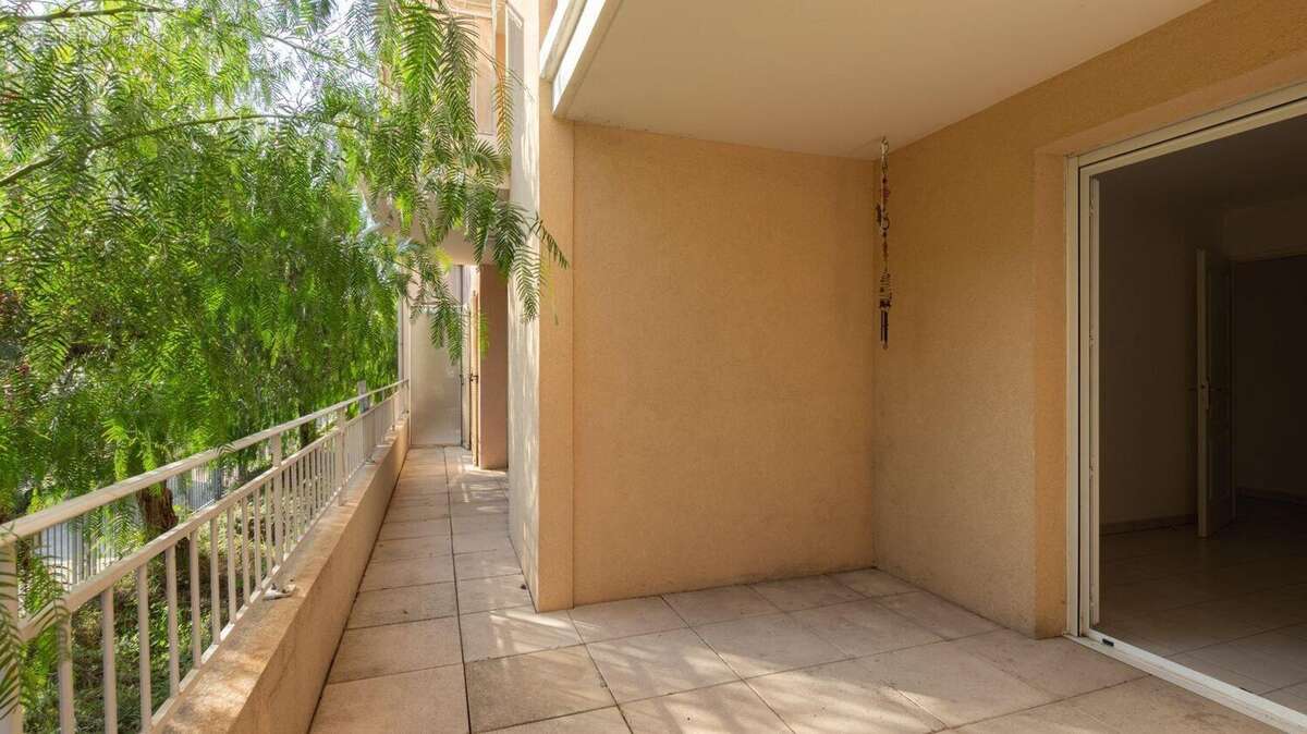 Photo 2 - Appartement à PUGET-SUR-ARGENS