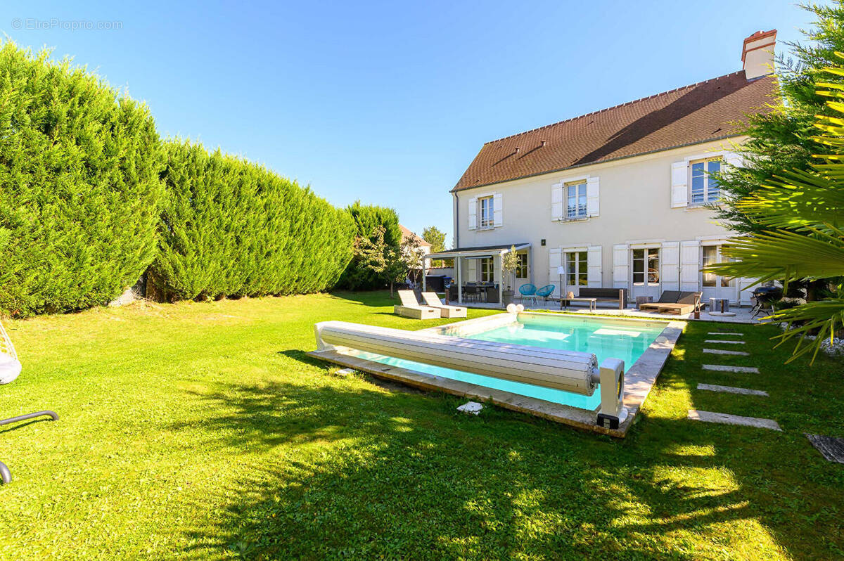 Maison à MAGNY-LE-HONGRE