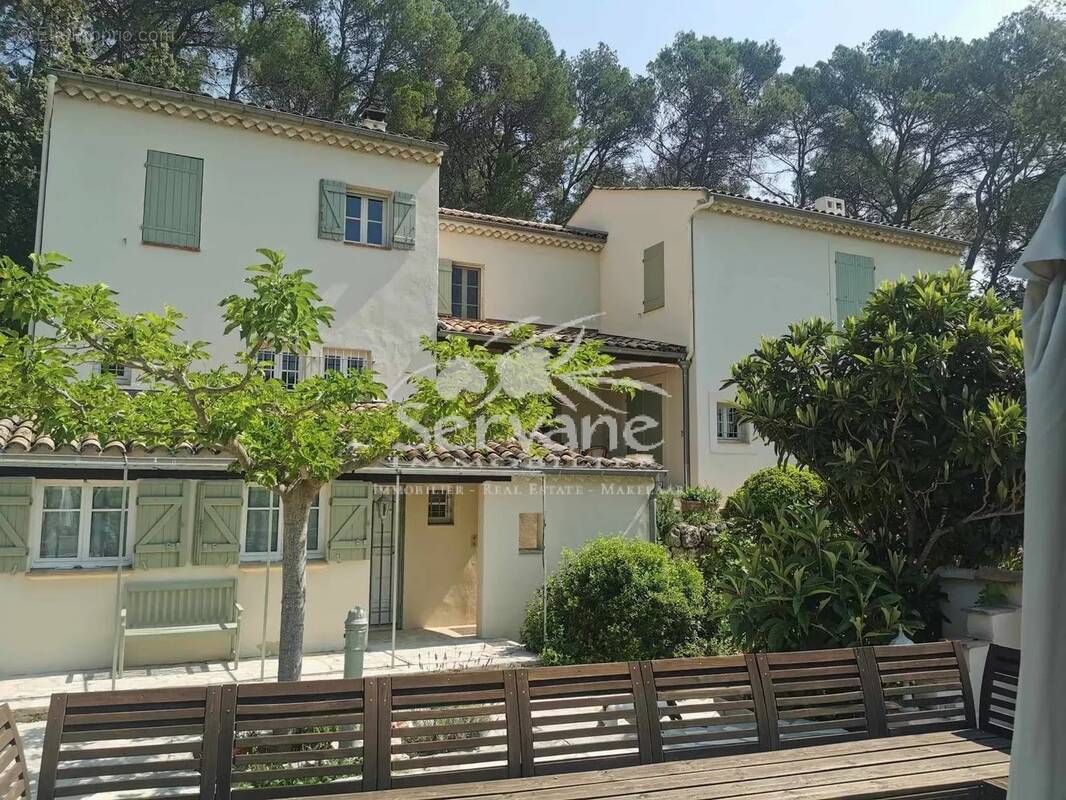 Maison à LORGUES