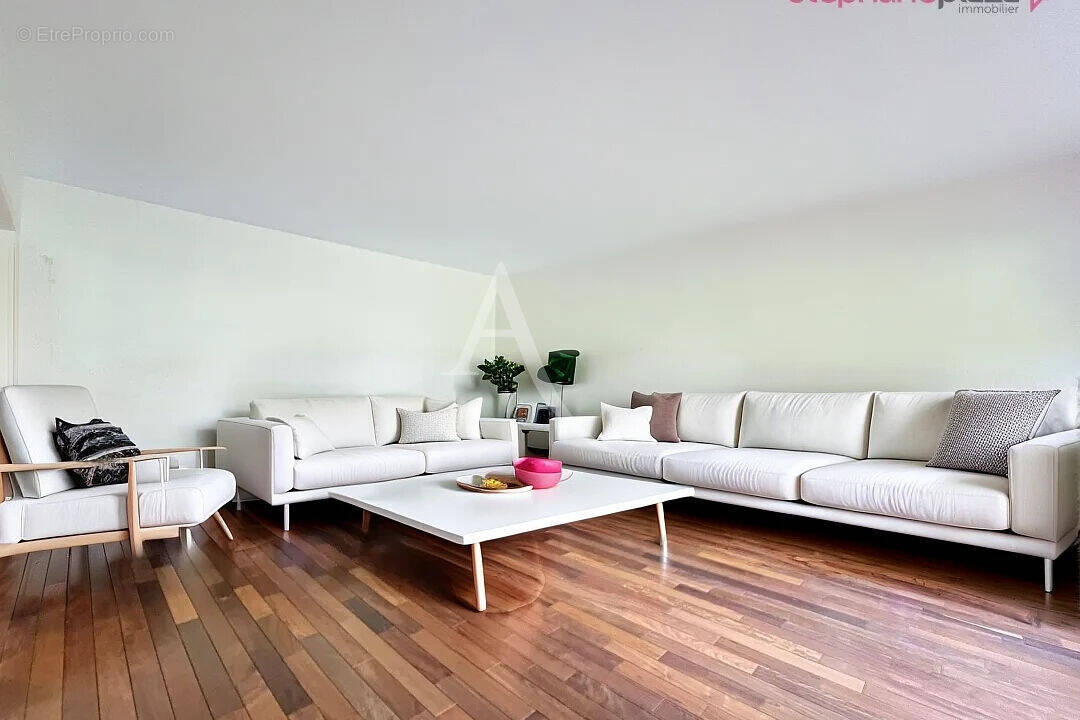 Appartement à SURESNES