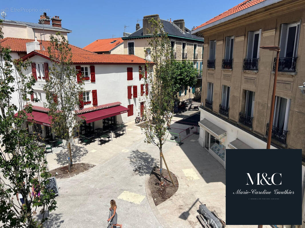 Vue sur la Place  - Appartement à BIARRITZ