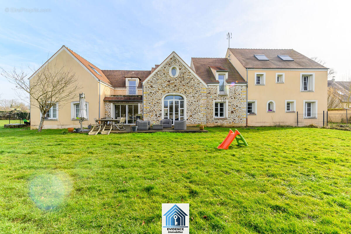 Maison à MARLES-EN-BRIE