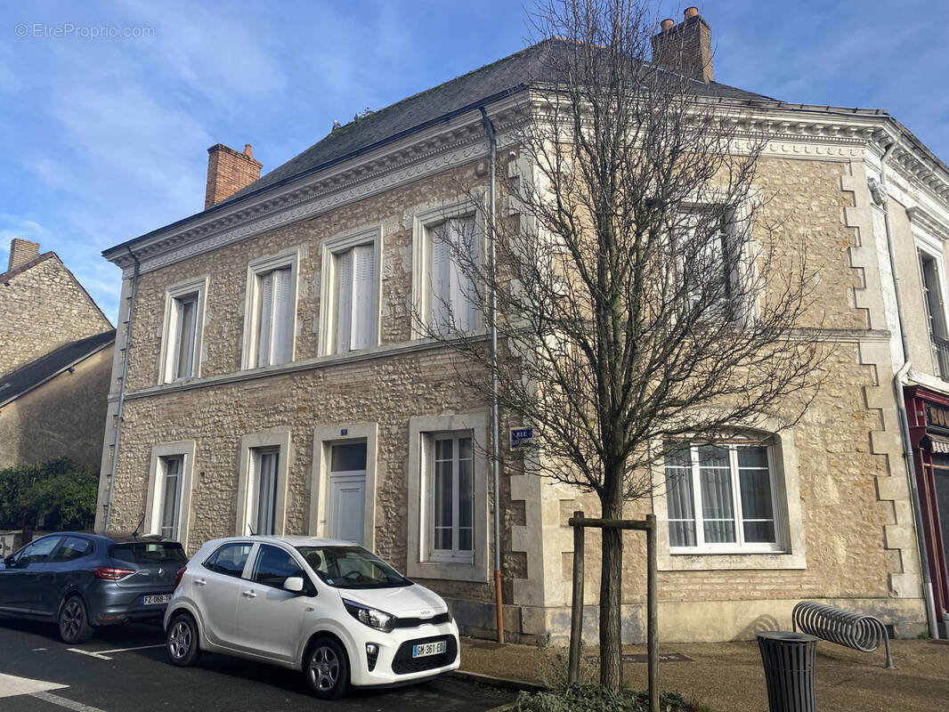 Maison à NOYEN-SUR-SARTHE