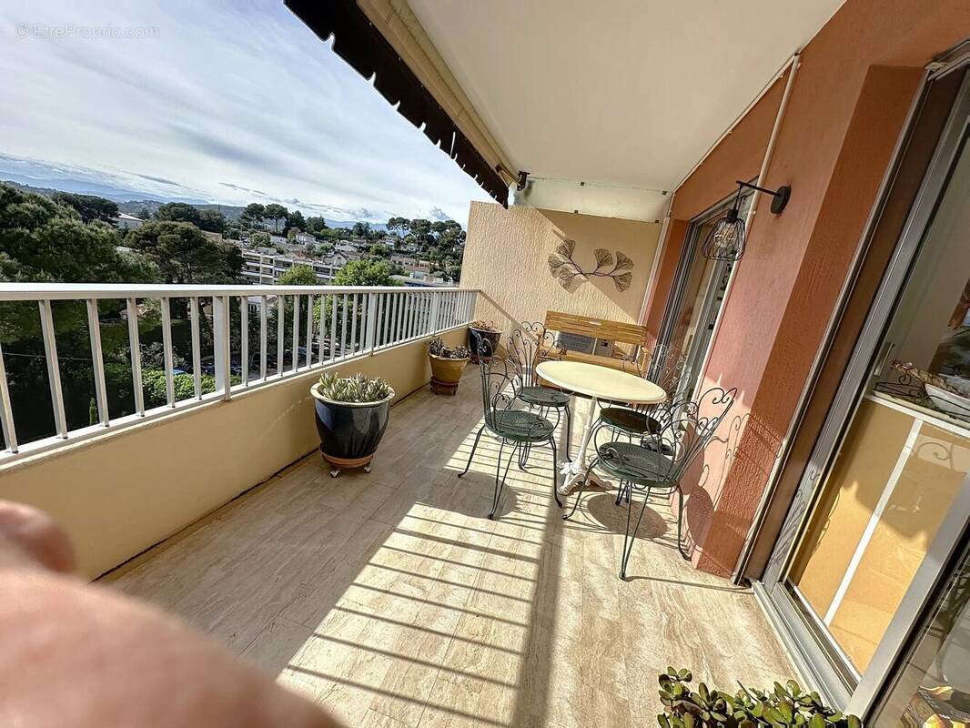 Appartement à LE CANNET