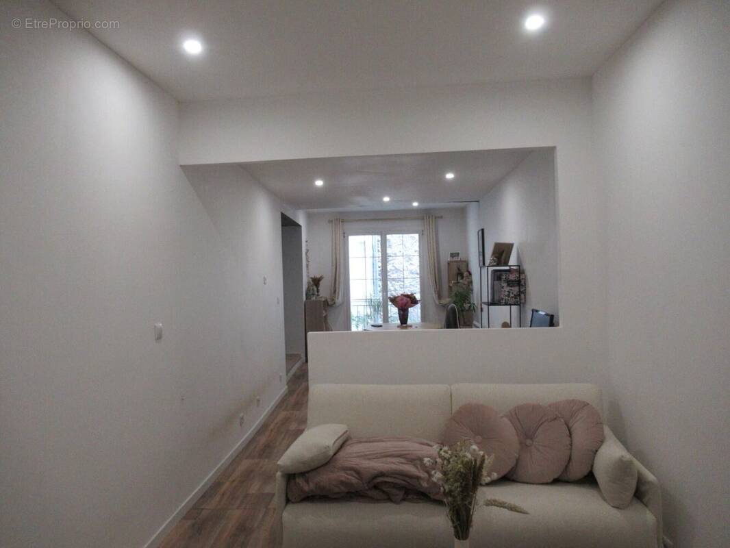 Photo 1 - Appartement à PUGET-THENIERS