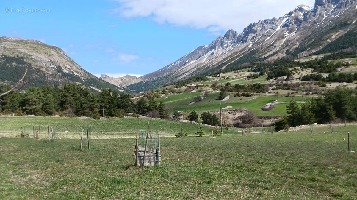 Terrain à SAINT-ETIENNE-EN-DEVOLUY