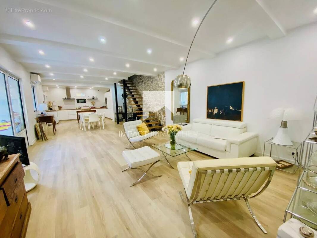 Maison à HYERES