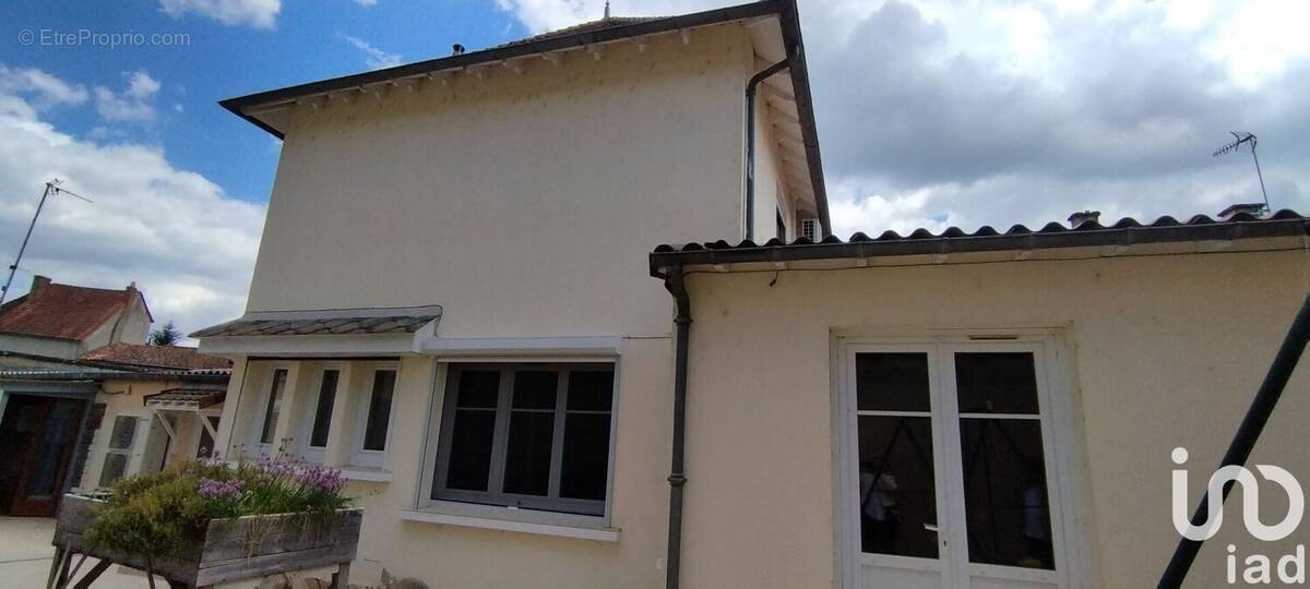 Photo 1 - Maison à JOUHET