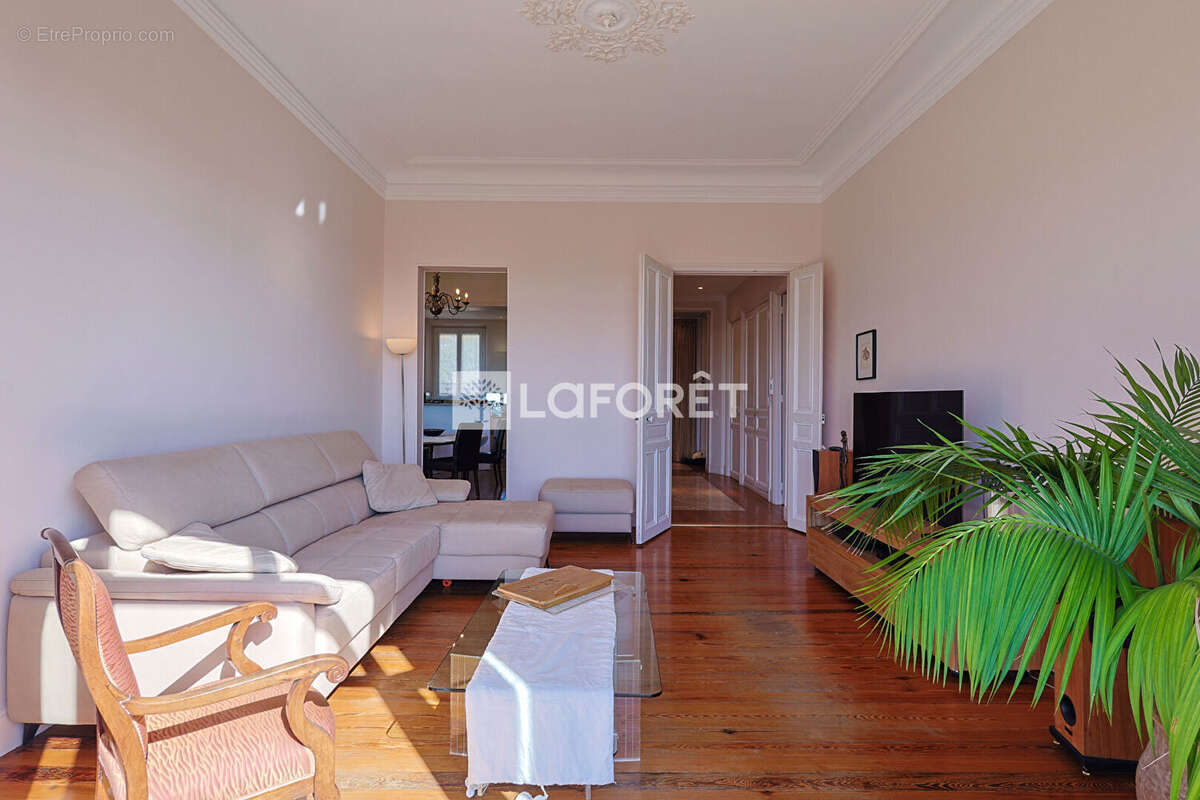 Appartement à HYERES