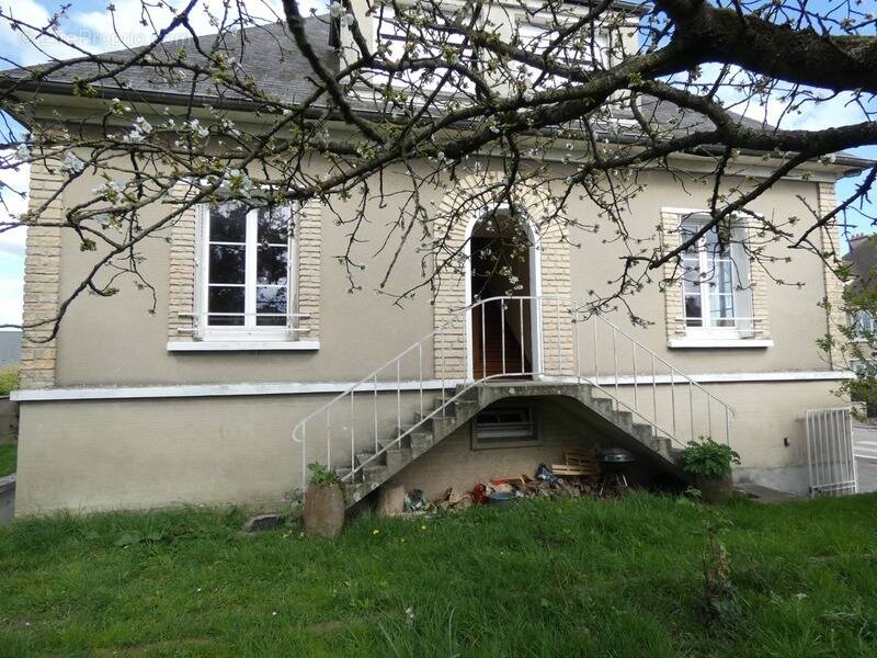 Maison à MEZIDON-CANON