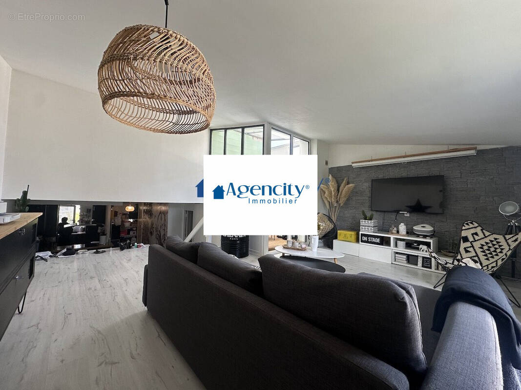 Appartement à TORCY