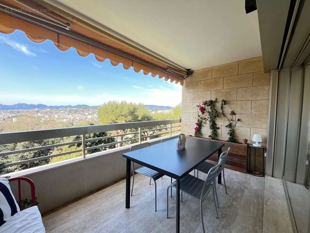 Appartement à LE CANNET
