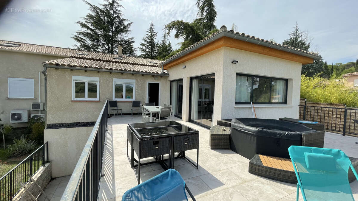 Maison à QUISSAC