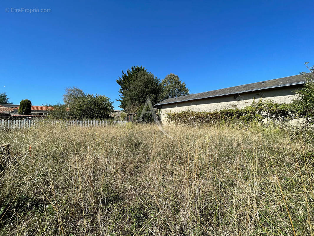 Terrain à L&#039;AIGUILLON-SUR-VIE