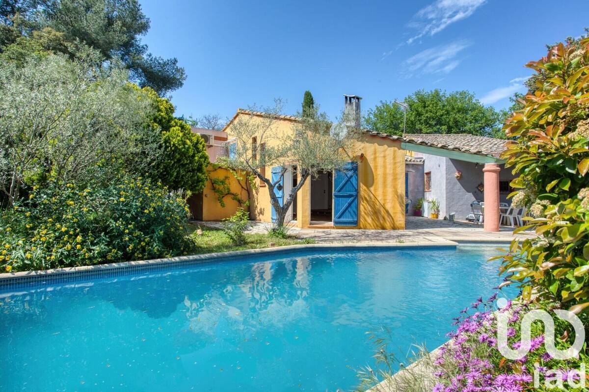 Photo 1 - Maison à LE CANNET-DES-MAURES
