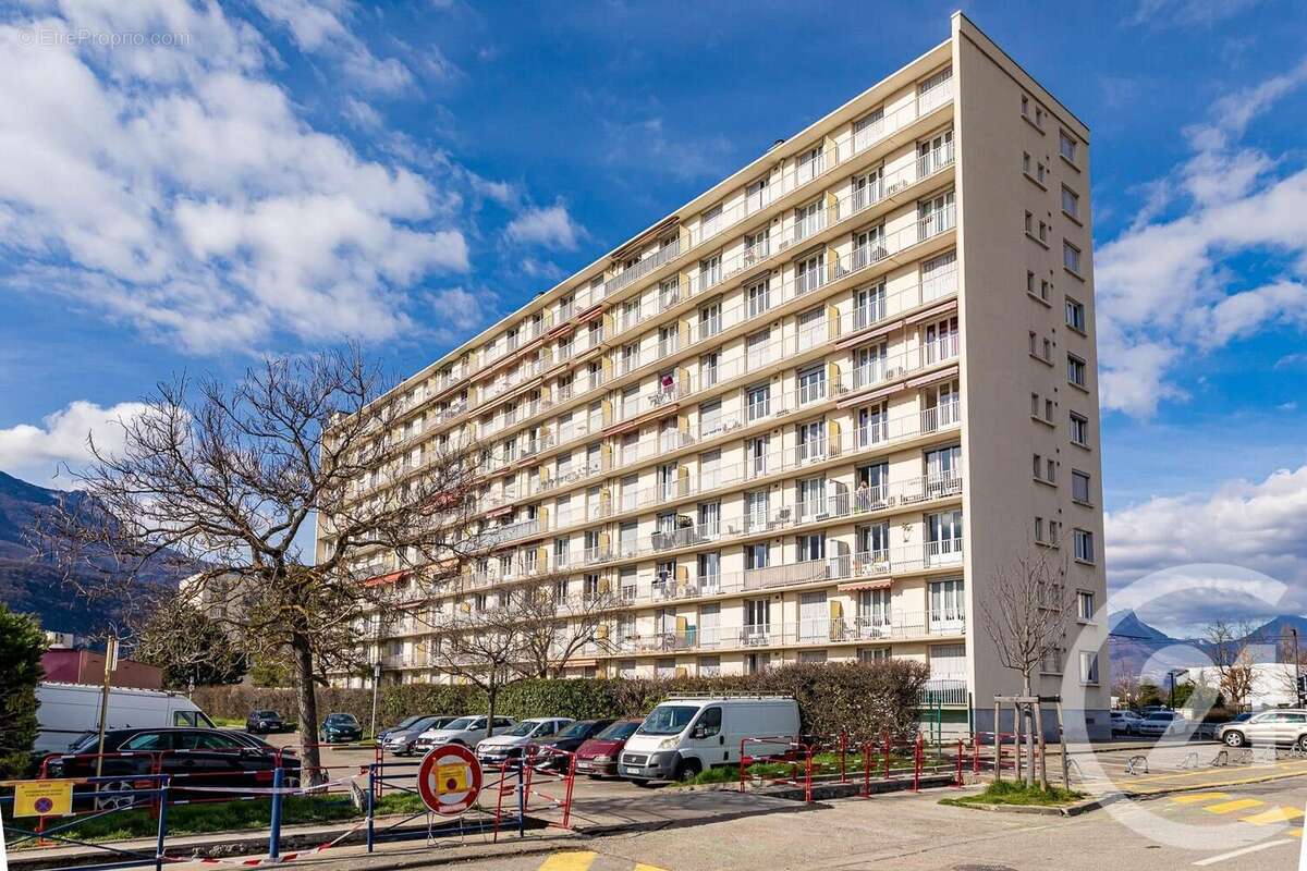 Appartement à LE PONT-DE-CLAIX