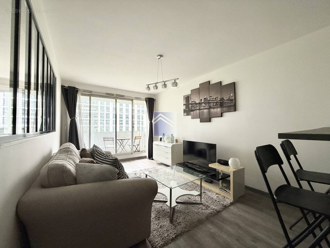 Appartement à COURBEVOIE