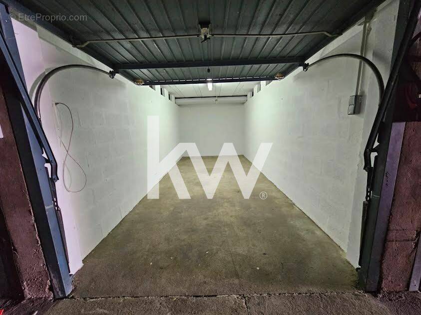 Parking à RUEIL-MALMAISON