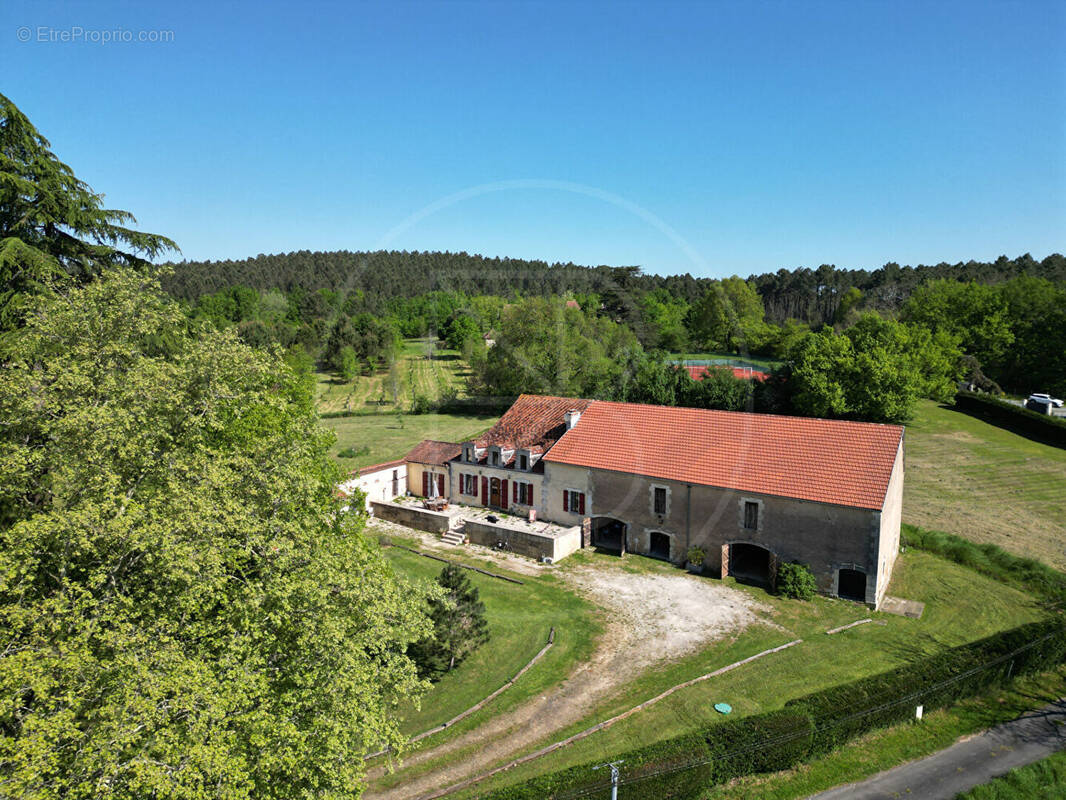 Maison à ISSAC