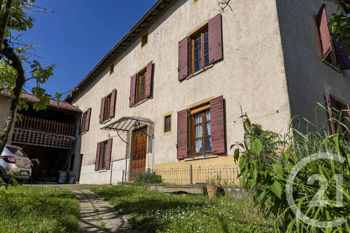 Maison à GENAY
