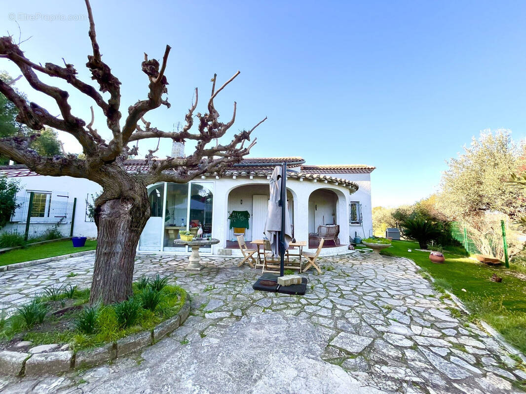 Maison à BELLEGARDE