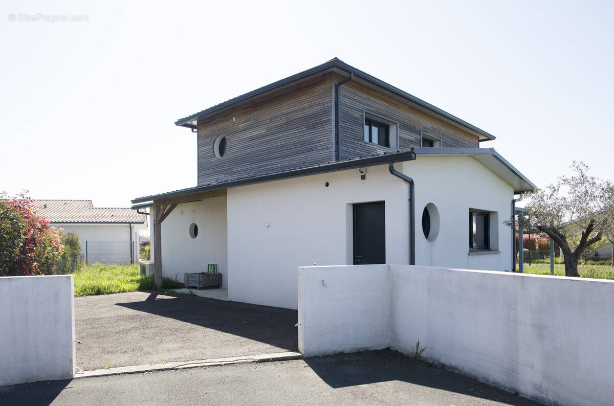 Maison à SAUBRIGUES