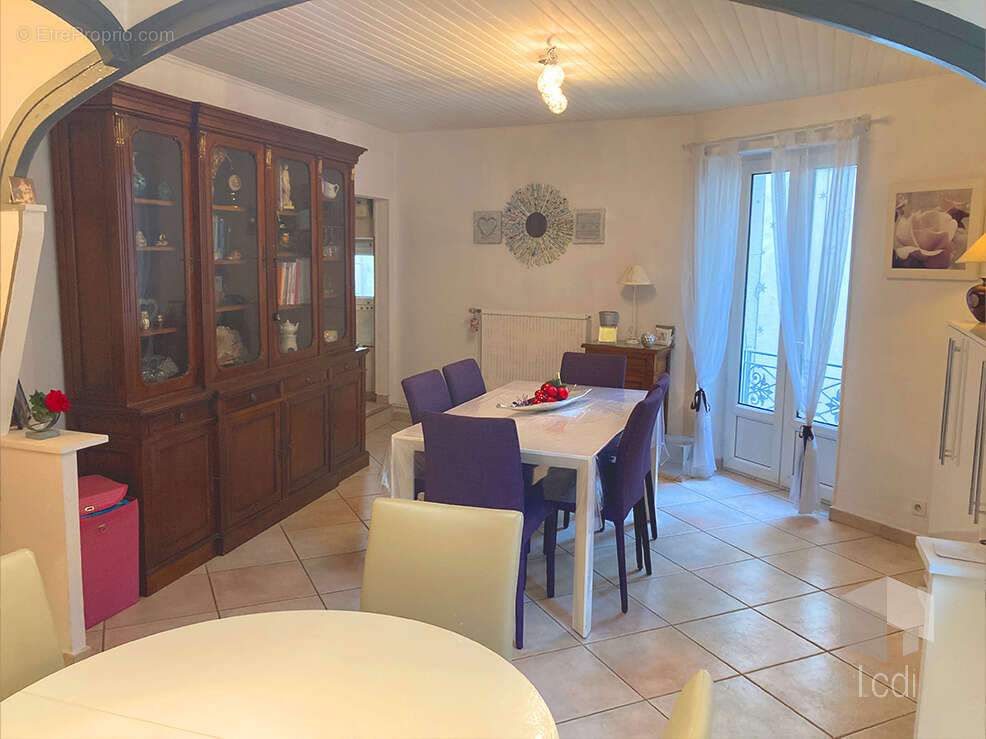 Maison à MONTELIMAR