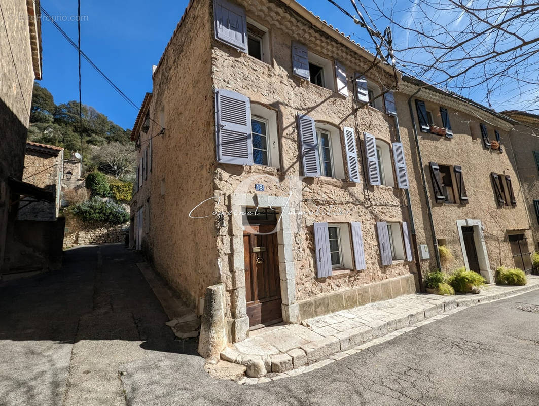 Maison à SIGNES