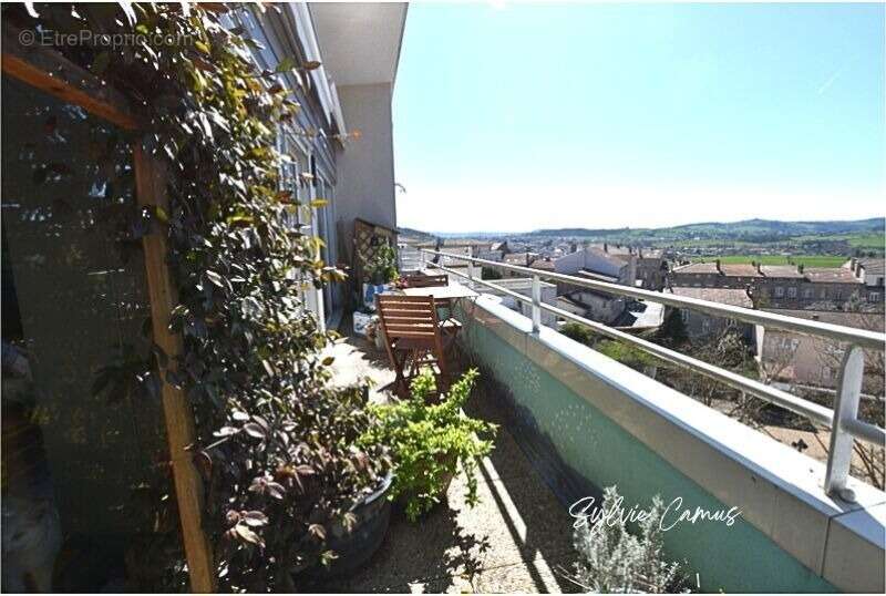 Appartement à SAINT-GENEST-LERPT