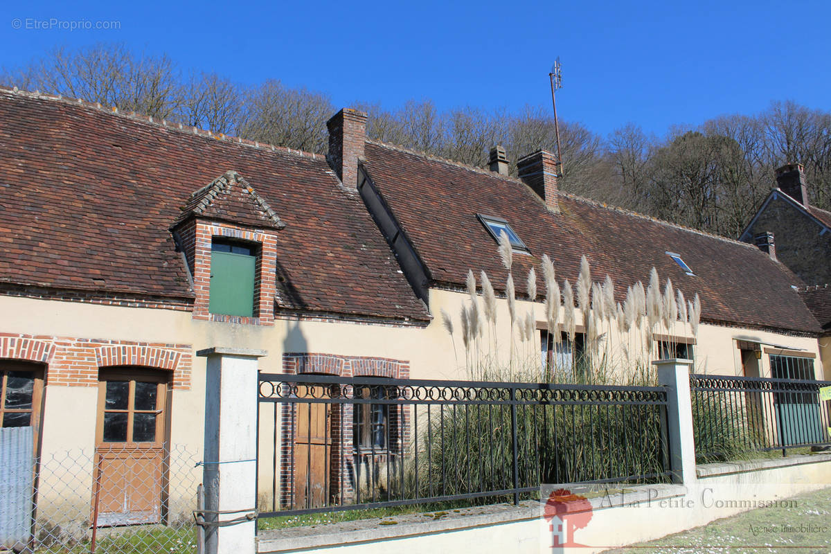 Maison à LA MADELEINE-BOUVET
