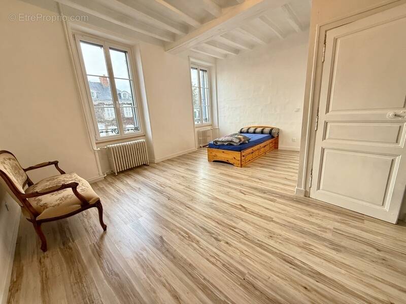 Maison à CHATEAUNEUF-SUR-SARTHE