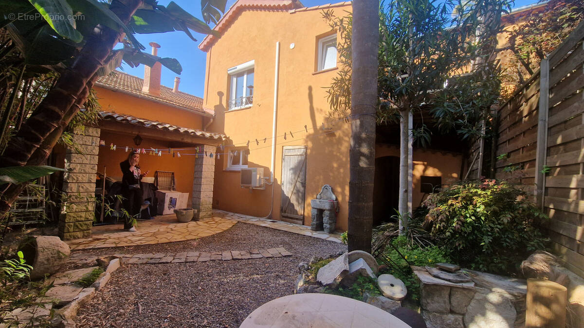 Maison à VALLAURIS