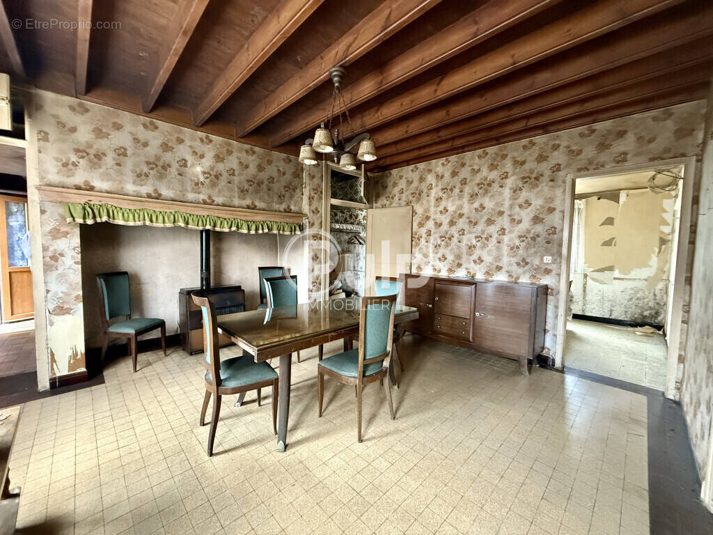 Maison à ESTREES-LES-CRECY