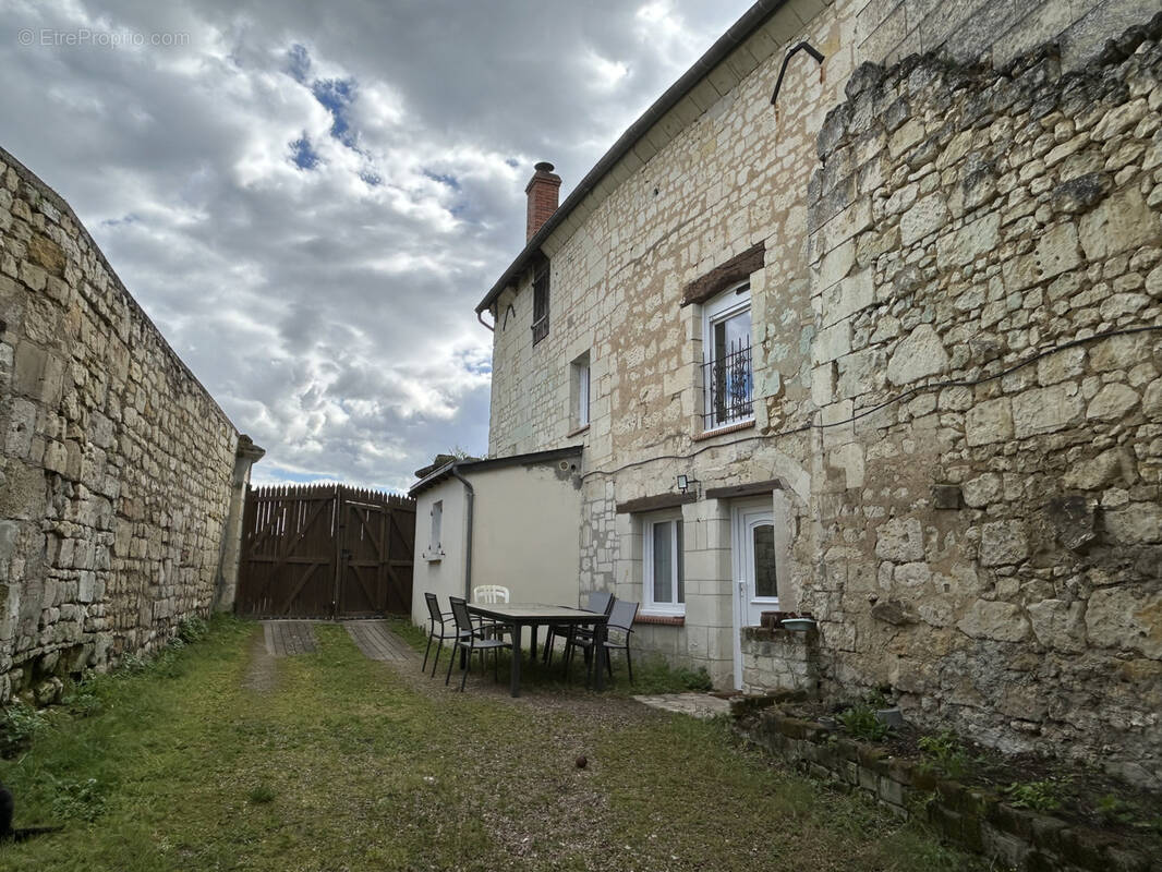 Maison à LE COUDRAY-MACOUARD