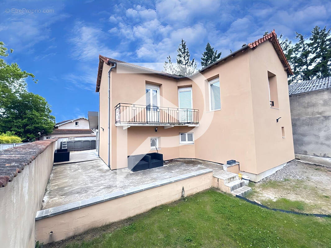 Maison à RIORGES