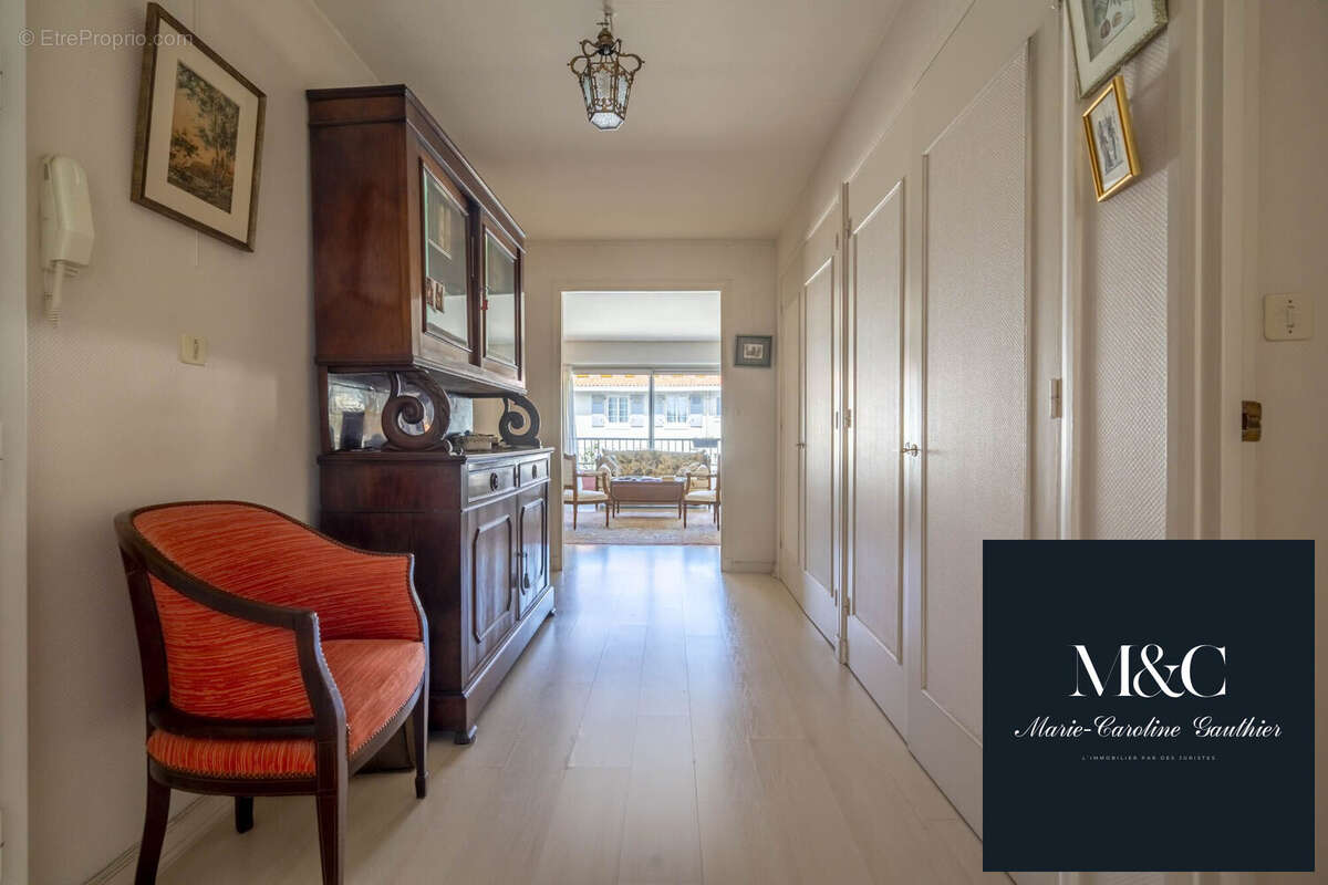 Entrée - Appartement à BIARRITZ