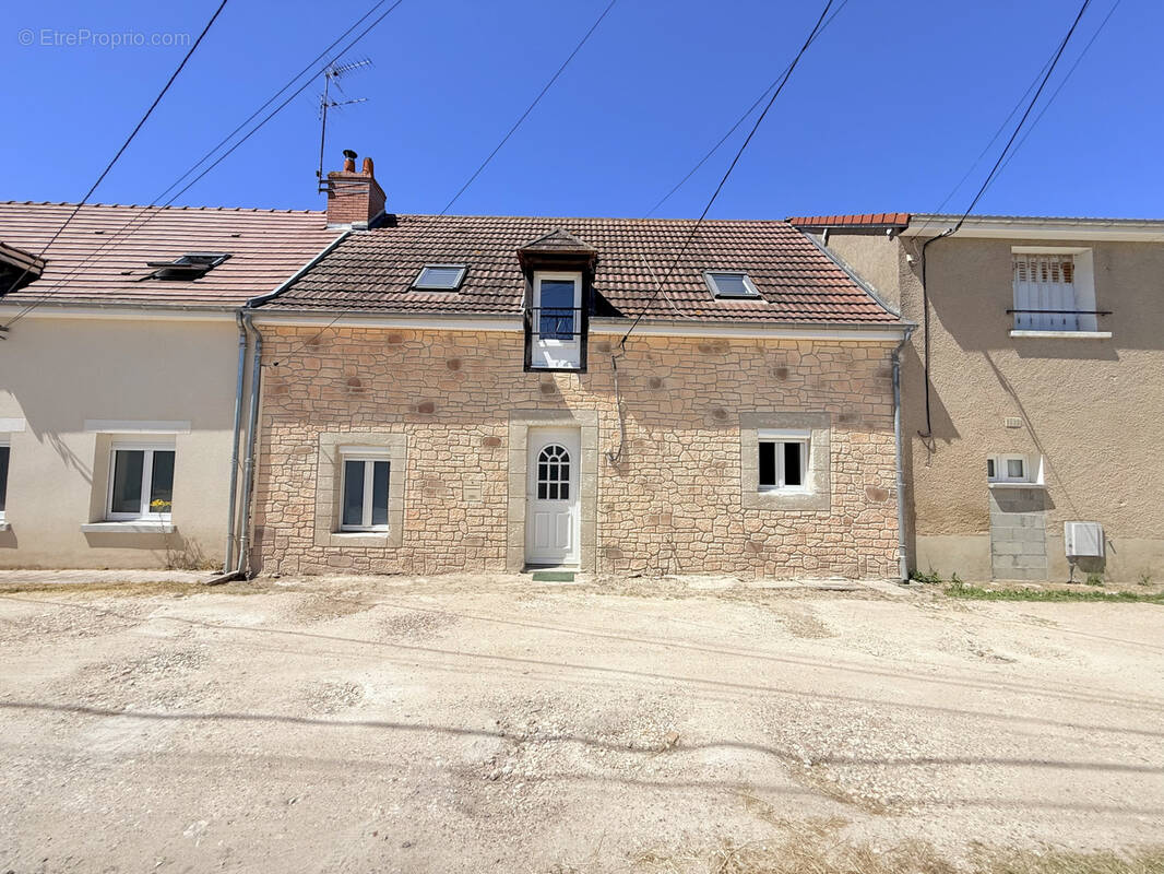 Maison à FOECY