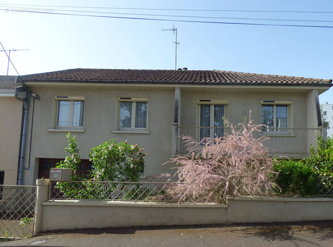 Maison à MONTLUCON