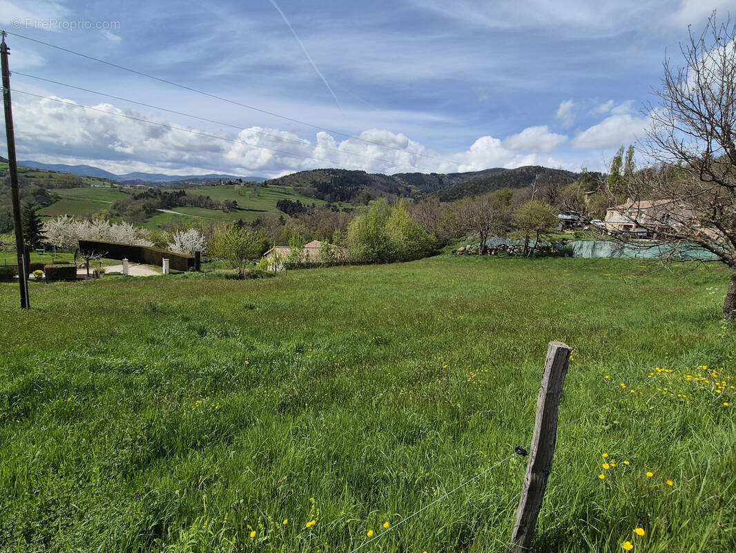 Terrain à SAINT-VICTOR