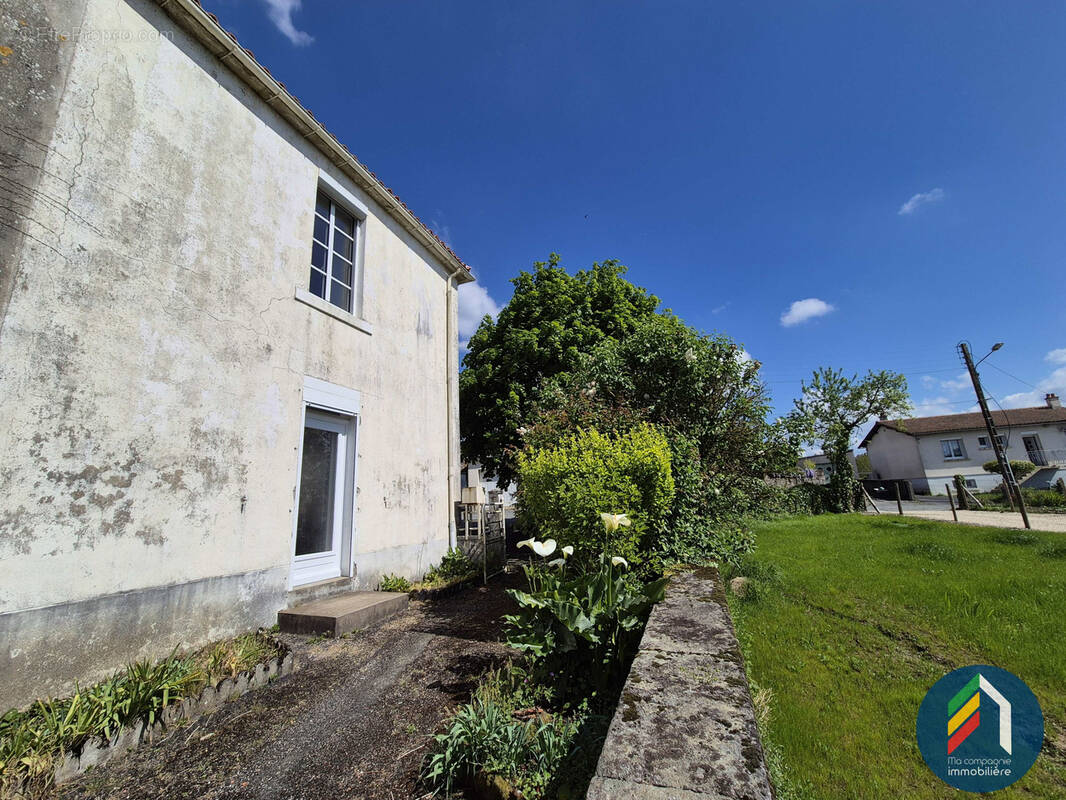 Maison à POUZAUGES