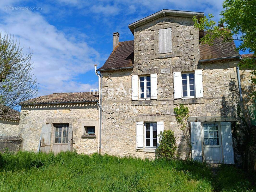 Maison à BEAUMONT-DU-PERIGORD
