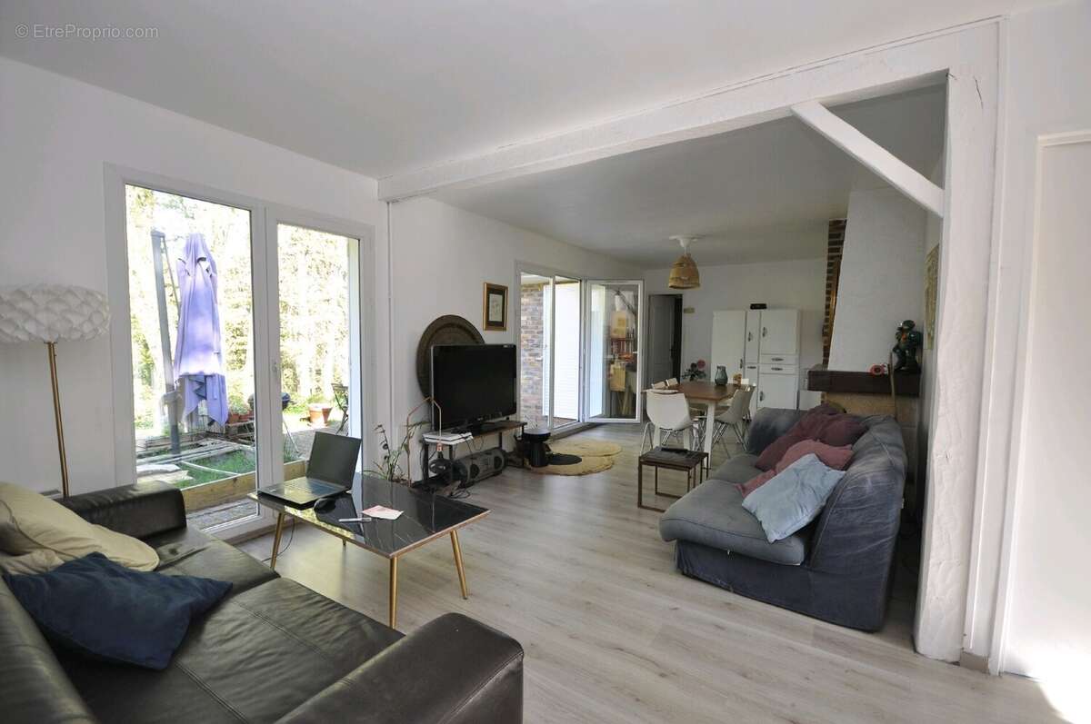Maison à BRUYERES-LE-CHATEL